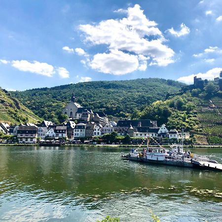 Haus Am Ufer Mit Rheinpanoramablick Lejlighed Koblenz  Eksteriør billede