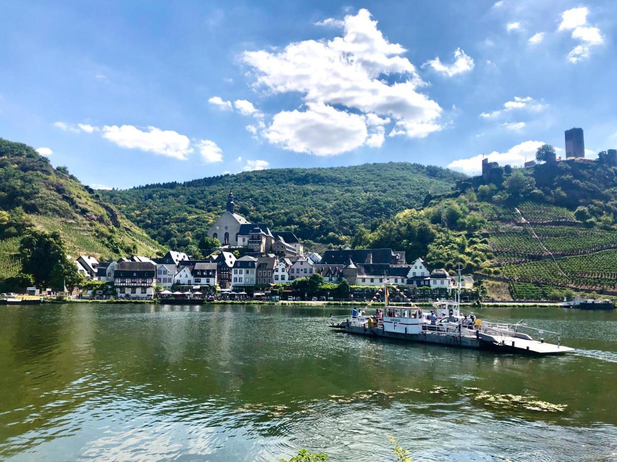 Haus Am Ufer Mit Rheinpanoramablick Lejlighed Koblenz  Eksteriør billede