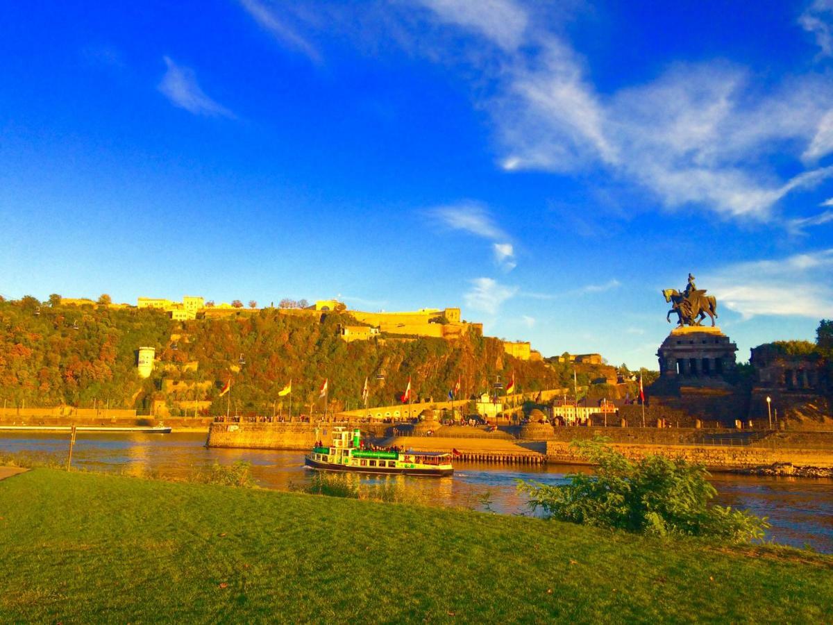 Haus Am Ufer Mit Rheinpanoramablick Lejlighed Koblenz  Eksteriør billede